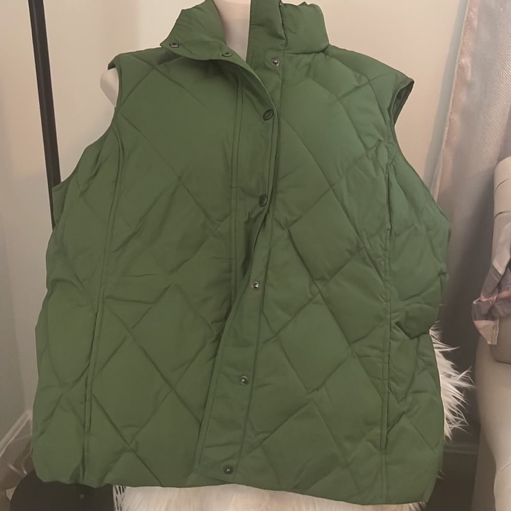 Lands' End, green puffy vest - Size Extra Large (XL)